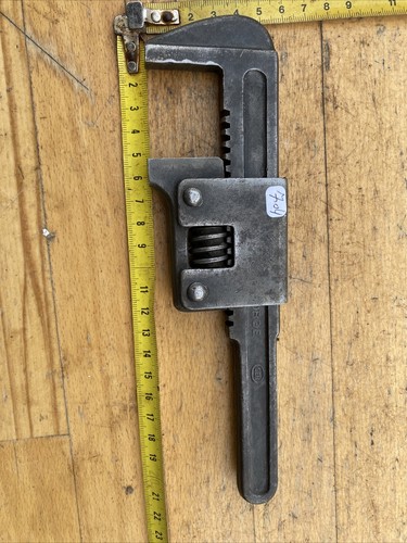 704 old tool outil ancien - (n°704,
