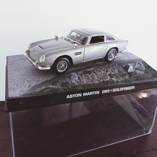 Miniature autombile aston - autombile,