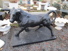 STATUE "TAUREAU" EN PIERRE