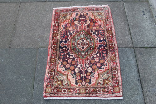 Tapis oriental laine fait - oriental, en