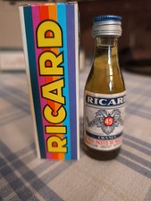 Mignonnette bouteille + boite Ricard Pastis de france  2,3 cl très bon état