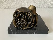 Ancien encrier en régule représentant une rose