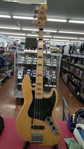 Guitare basse électrique