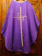 chasuble prêtre violet gothique 