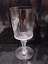 9 VERRES à EAU en CRISTAL Gravé H 14.7 cm BACCARAT??