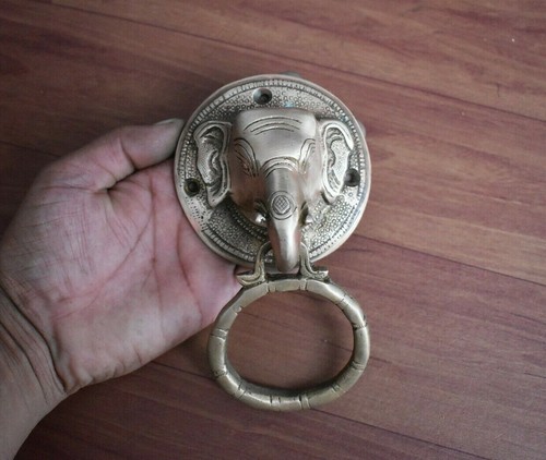 Ancienne poignée éléphant
