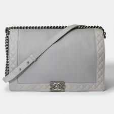 Sac CHANEL Boy en Cuir Gris -