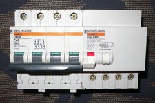 DISJONCTEUR DIFFERENTIEL 4P