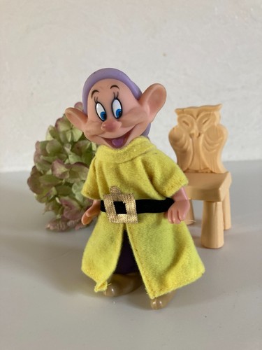 Av7 figurine simplet - figurine,