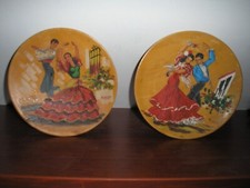 Assiettes bois vintage peint mains, signées