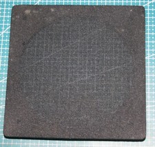 cache haut parleur latéral enceinte tour bigben