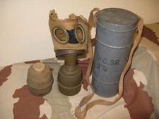 BOITIER avec masque à gaz