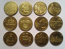 Lot de 12 Médailles