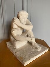 MODELAGE FEMME ACCROUPIE SCULPTURE ATELIER ARTISTE BETON CELLULAIRE L1202