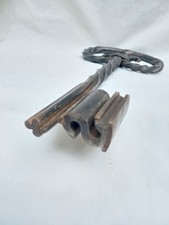 Ancienne très grosse Clé/ Clef fer forgé objet de maîtrise  artisanat 26 x 13 cm