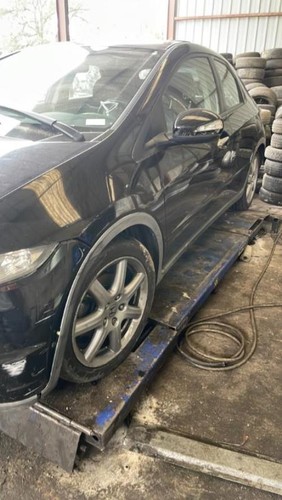 Poignee porte avant gauche