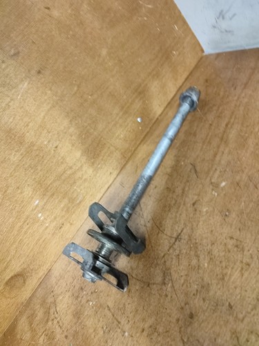 Axe roue arrière - axe,