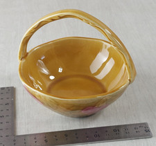 Ancienne petite corbeille /