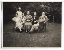 Famille jardin, fauteuil osier - Photo ancienne snapshot, Belgique c. 1935