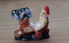 Fève - Nain à la brouette   .....   (Ref. 2651)