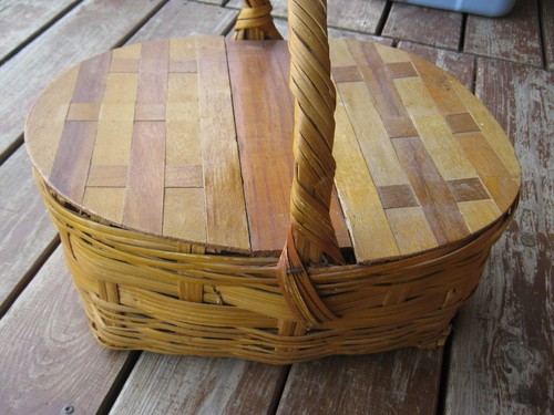 Vintage used picnic basket - picnic,