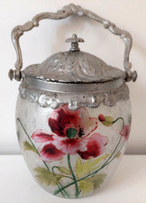 JOLI SEAU ancien à BISCUITS  au décor floral.