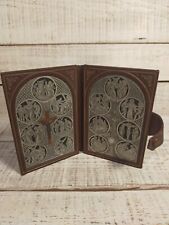 Ancien Livre En Cuir et métal