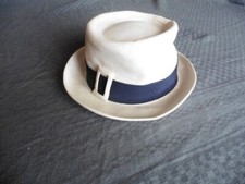 ANCIEN CHAPEAU PAILLE TRES FINE DOUBLURE RUBAN BLEU MARINE CEREMONIE 1950