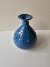 Vase boule en céramique bleue (signature pictogramme à identifier)