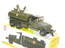 DINKY TOYS GMC citerne militaire et conducteur ref.823  version N2 complet  C