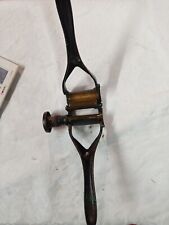 Ancienne bouchonneuse manuelle – marque SANBRI – outil de vigneronAncien outil 