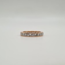 Alliance tour complet or rose 18 carats sertie de diamants princesses