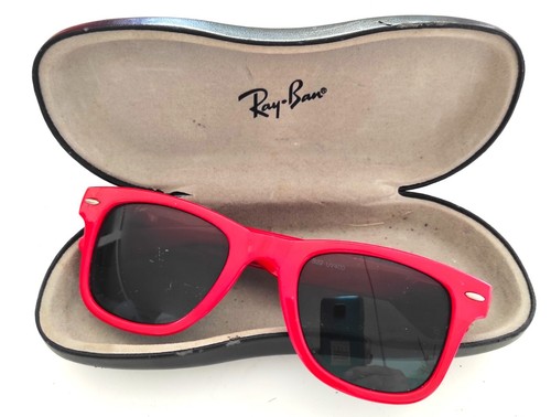 Lunette ray ban - rouge, dans