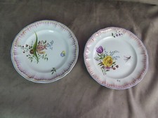 JOLIE PAIRE D'ASSIETTES en faïence de LUNEVILLE. Keller et Guérin (KG).