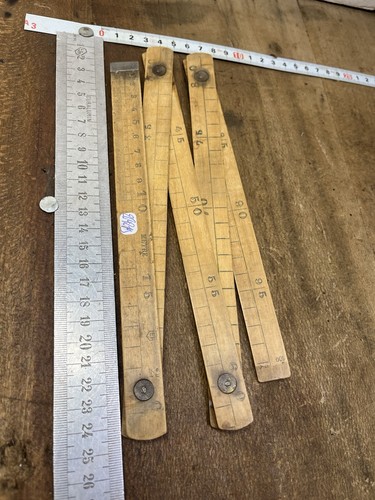 Mètre bois outil - en, ancien