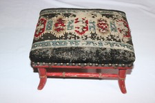 repose pied ancien capitonné