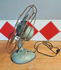 ANCIEN VENTILATEUR DE STYLE INDUSTRIELLE DANS SON JUS DECO LOFT LAMPE JIELDE