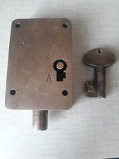 serrure pour coffre fort ancien