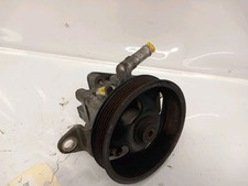 POMPE DE DIRECTION Nissan
