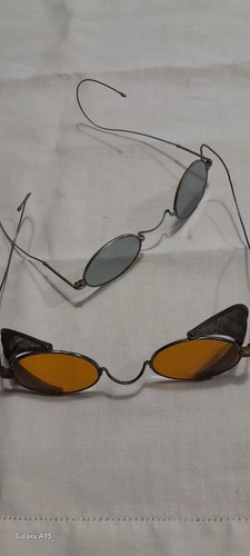 Anciennes paires lunettes - 2,