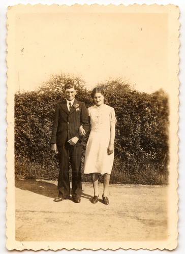 Couple jeunes mariés mariage