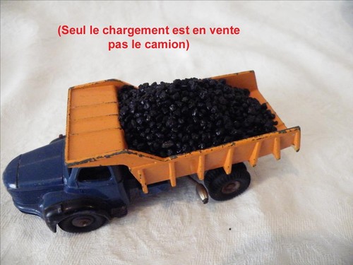 Chargement pierres noires - chargement,