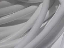 tube a anguillon souple blanc