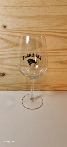 Verre vodka zubrowka - zubrowka, bison