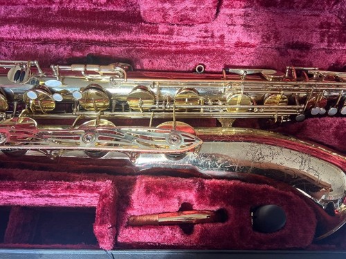 Saxophone baryton