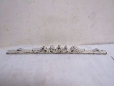 ancienne boiserie fronton patiné blanc