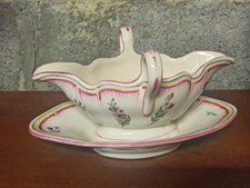 Saucière ancienne en faïence de Lunéville modèle Réverbère.