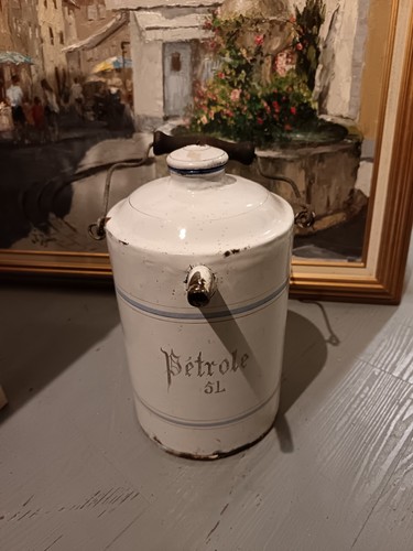Ancien bidon pétrole en - bidon,