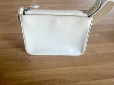 Sac vintage LANCEL. Bon état. Très belle couleur beige. Confortable.