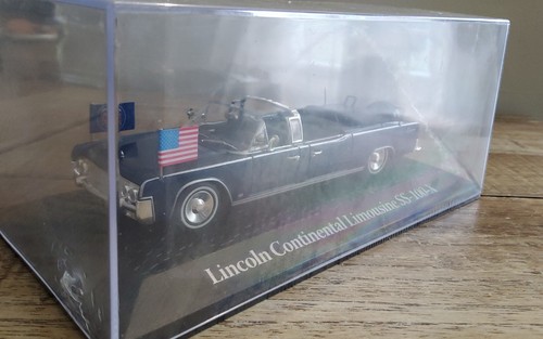 Lincoln continental limousine